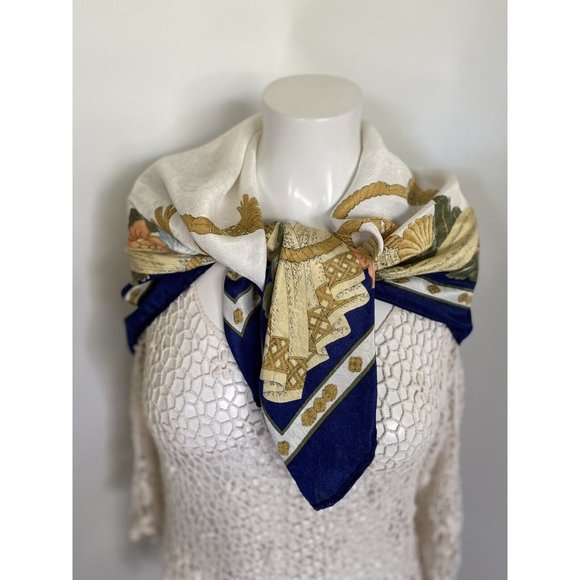 Vintage Classic Square Polyester 1970's Flowers and Gold Rope Pattern 31" Silky - Picture 4 of 12